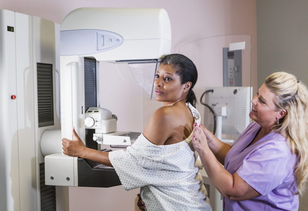 African American Woman gets breast cancer mammography guidelines